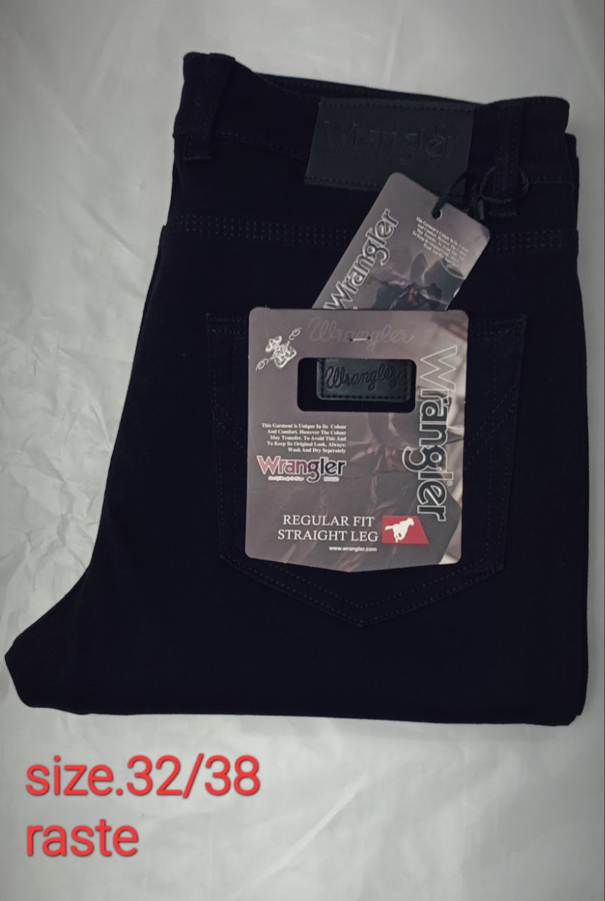 شلوار لی مشکی پرکلاغی